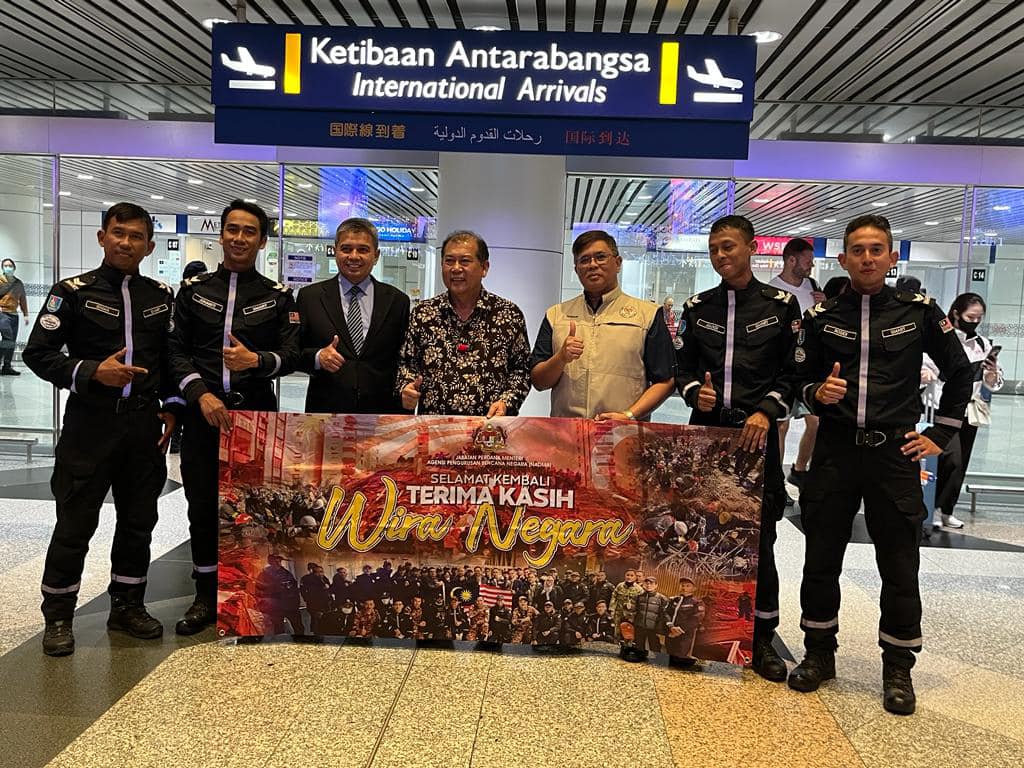Ketibaan Pasukan Mas-10 di Terminal KLIA 1
